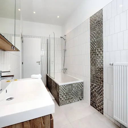 Balmoral Hot Tub * ספא