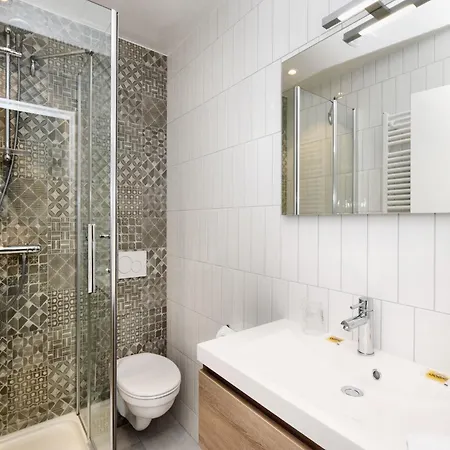 Balmoral Hot Tub * ספא