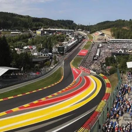 בית נופש Balmoral Hot Tub ספא