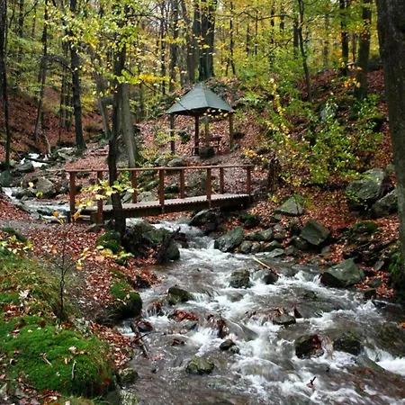 Balmoral Hot Tub בית נופש *